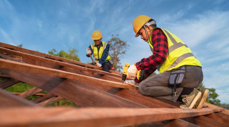 Professional Flat Roofing Installation services in Weaver, AL